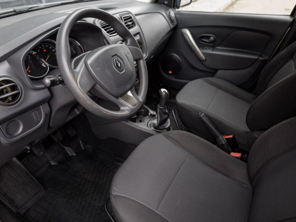 Renault Logan II с пробегом 2017 года, цена 727 000 рублей, 115000 км, седан, Автокод Объявления
