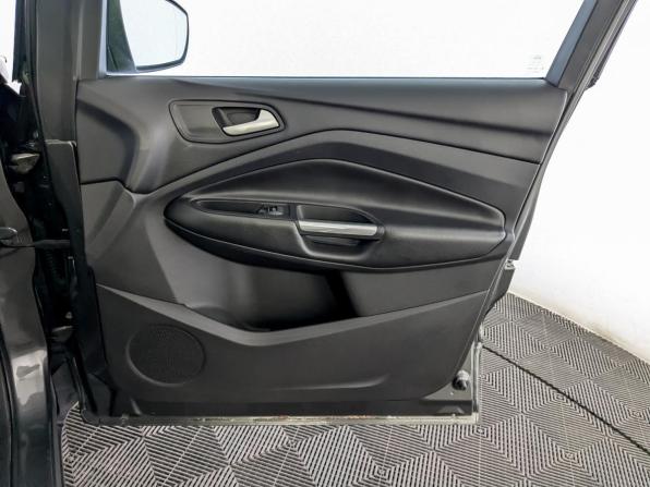Ford Kuga II Рестайлинг с пробегом 2018 года, цена 1 900 000 рублей, 37451 км, внедорожник, Автокод Объявления