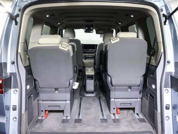 Volkswagen Multivan T7 с пробегом 2022 года, цена 5 790 000 рублей, 53852 км, минивэн, Автокод Объявления