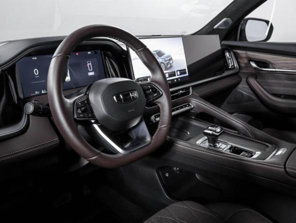 Geely Monjaro I Рестайлинг 2 с пробегом 2025 года, цена 3 980 000 рублей, 13121 км, внедорожник, Автокод Объявления