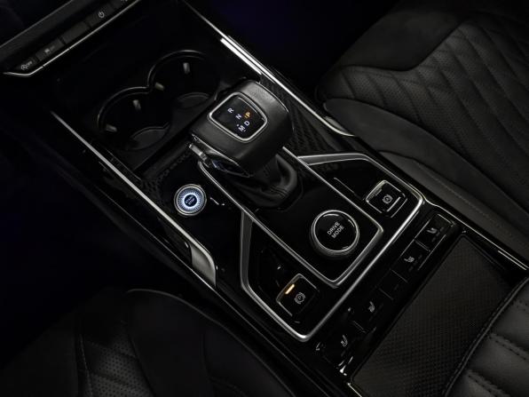Hongqi HS5 I с пробегом 2024 года, цена 2 640 000 рублей, 55392 км, внедорожник, Автокод Объявления