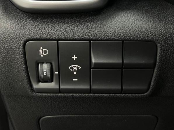 Kia Sportage IV Рестайлинг с пробегом 2018 года, цена 2 080 000 рублей, 135000 км, внедорожник, Автокод Объявления