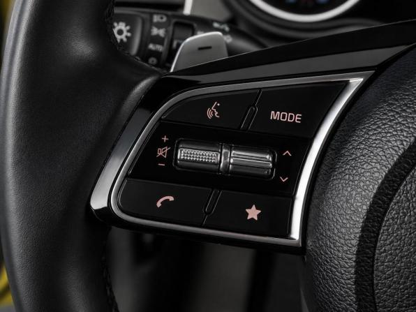 Kia Ceed III Рестайлинг с пробегом 2022 года, цена 2 149 000 рублей, 39171 км, хэтчбек, Автокод Объявления