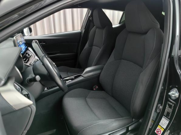 Toyota C-HR I с пробегом 2018 года, цена 2 165 000 рублей, 140448 км, внедорожник, Автокод Объявления