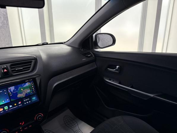 Kia Rio III Рестайлинг с пробегом 2015 года, цена 1 299 000 рублей, 118577 км, седан, Автокод Объявления