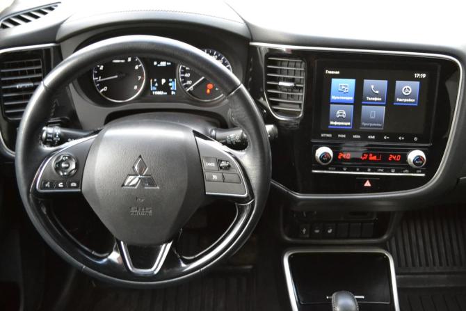 Mitsubishi Outlander III Рестайлинг 3 с пробегом 2020 года, цена 2 490 000 рублей, 115900 км, внедорожник, Автокод Объявления