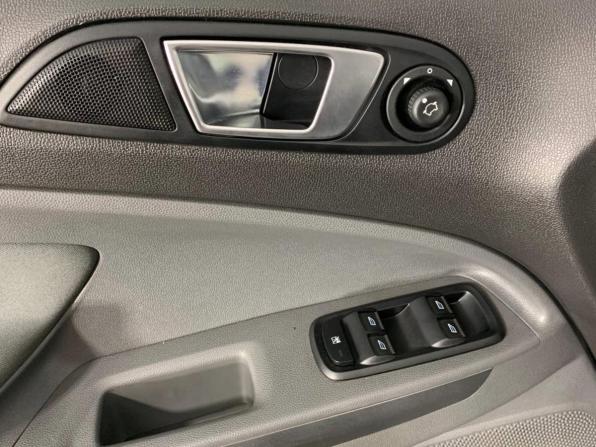 Ford EcoSport II с пробегом 2015 года, цена 983 000 рублей, 125616 км, внедорожник, Автокод Объявления