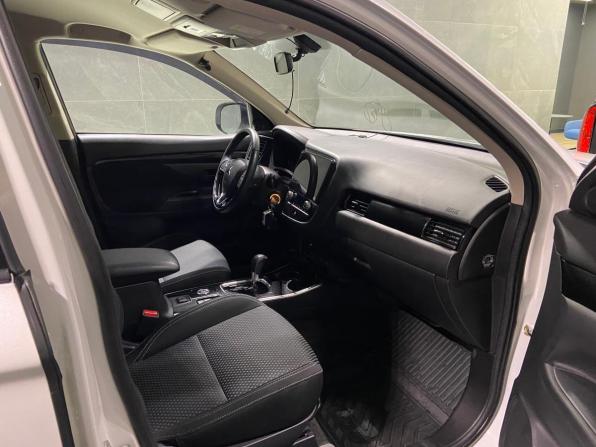 Mitsubishi Outlander III Рестайлинг 3 с пробегом 2022 года, цена 2 700 000 рублей, 68050 км, внедорожник, Автокод Объявления