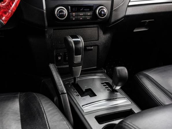 Mitsubishi Pajero IV с пробегом 2011 года, цена 1 599 000 рублей, 294145 км, внедорожник, Автокод Объявления