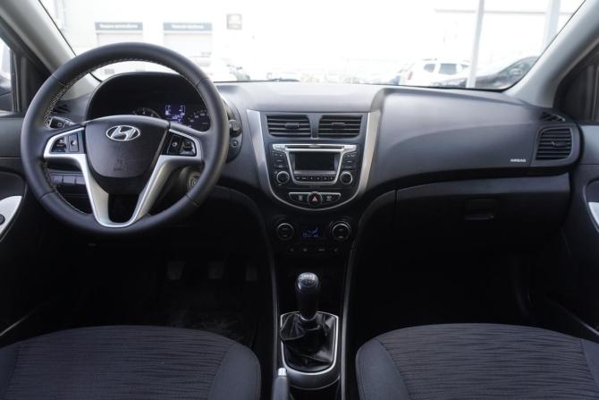 Hyundai Solaris I Рестайлинг с пробегом 2015 года, цена 895 000 рублей, 172300 км, седан, Автокод Объявления