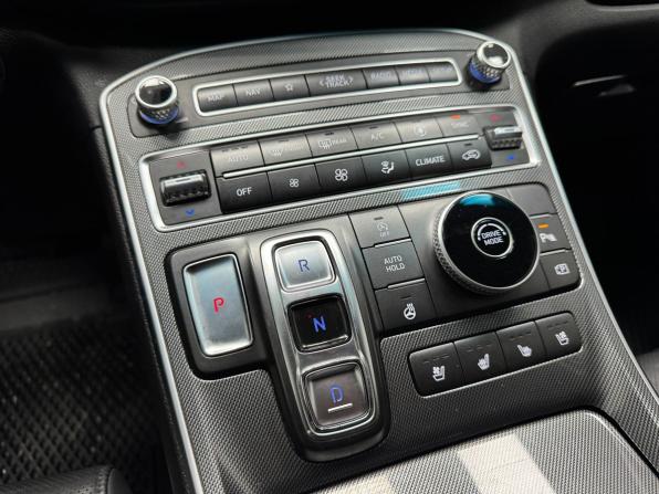 Hyundai Santa Fe IV Рестайлинг с пробегом 2022 года, цена 2 600 000 рублей, 121419 км, внедорожник, Автокод Объявления
