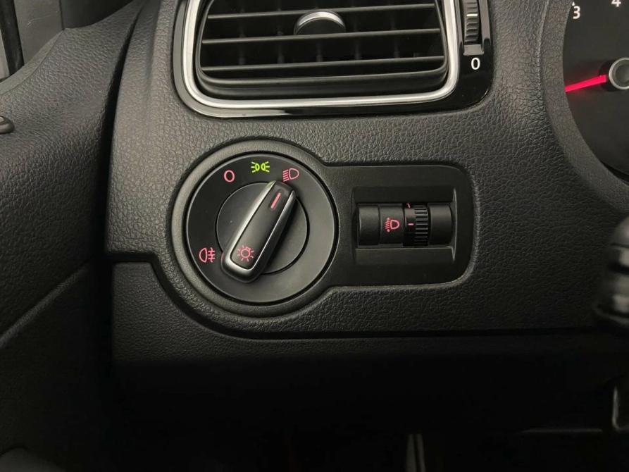 Volkswagen Polo V Рестайлинг Псков  - изображение 18