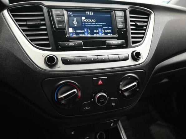 Hyundai Solaris II с пробегом 2017 года, цена 1 400 000 рублей, 114199 км, седан, Автокод Объявления
