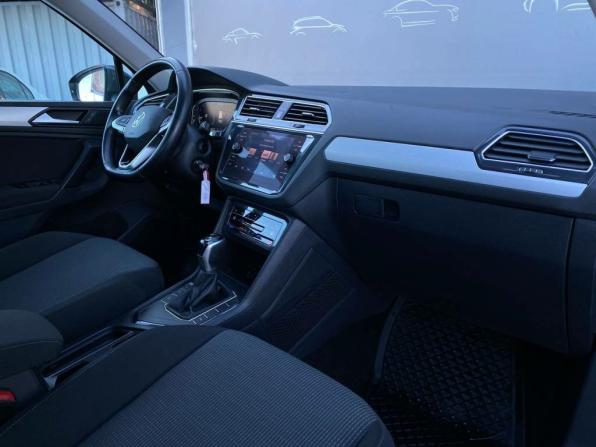 Volkswagen Tiguan II Рестайлинг с пробегом 2021 года, цена 2 460 600 рублей, 58191 км, внедорожник, Автокод Объявления