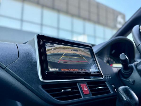 Toyota Noah III (R80) Рестайлинг с пробегом 2019 года, цена 2 999 000 рублей, 94163 км, минивэн, Автокод Объявления