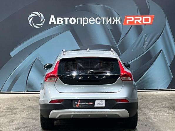 Volvo V40 II с пробегом 2014 года, цена 1 030 000 рублей, 125500 км, хэтчбек, Автокод Объявления