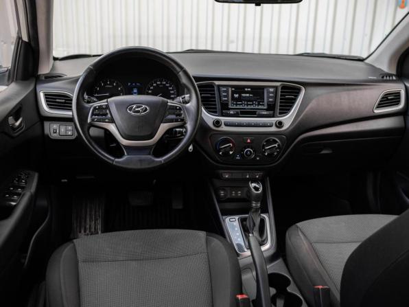 Hyundai Solaris II с пробегом 2017 года, цена 1 249 000 рублей, 211280 км, седан, Автокод Объявления