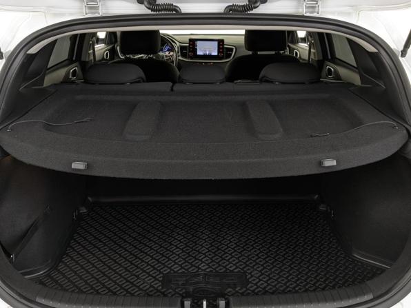Kia Ceed III Рестайлинг с пробегом 2022 года, цена 2 270 000 рублей, 65392 км, хэтчбек, Автокод Объявления