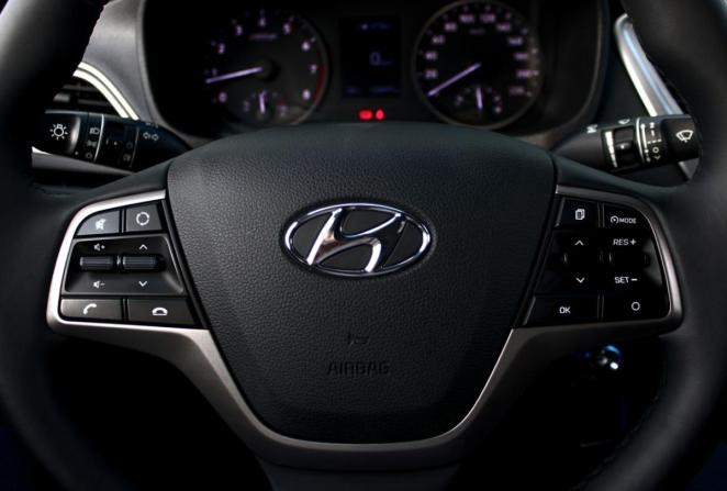 Hyundai Solaris II с пробегом 2019 года, цена 1 340 000 рублей, 128350 км, седан, Автокод Объявления
