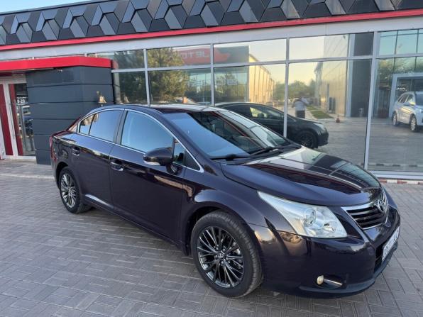 Toyota Avensis III с пробегом 2009 года, цена 699 900 рублей, 284388 км, седан, Автокод Объявления
