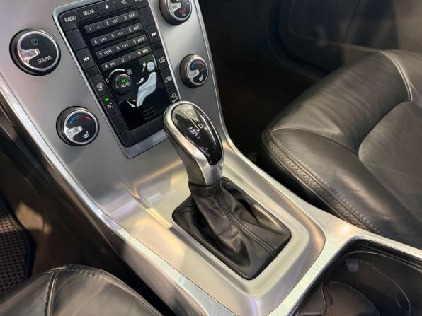 Volvo XC70 II с пробегом 2013 года, цена 1 785 900 рублей, 263855 км, универсал, Автокод Объявления