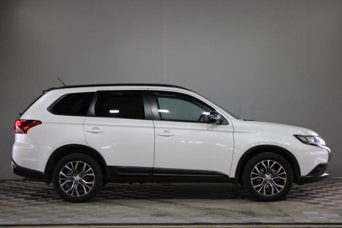 Mitsubishi Outlander III Рестайлинг 2 с пробегом 2016 года, цена 2 100 000 рублей, 86000 км, внедорожник, Автокод Объявления