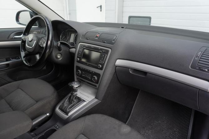 Skoda Octavia II (A5) Рестайлинг с пробегом 2013 года, цена 799 000 рублей, 188000 км, лифтбек, Автокод Объявления