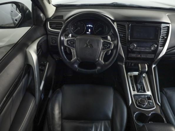Mitsubishi Pajero Sport III с пробегом 2018 года, цена 2 699 000 рублей, 181918 км, внедорожник, Автокод Объявления