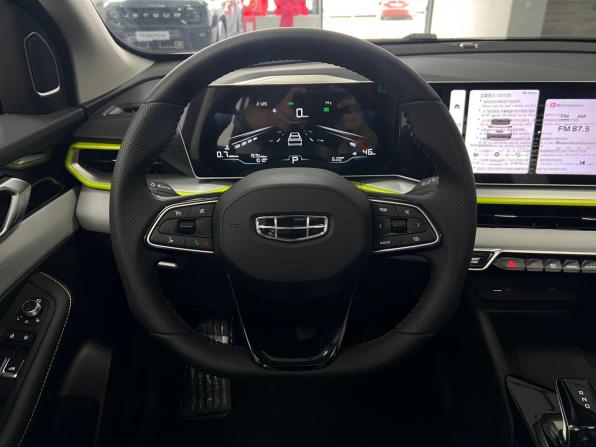 Geely Coolray I Рестайлинг с пробегом 2023 года, цена 2 290 000 рублей, 100 км, внедорожник, Автокод Объявления