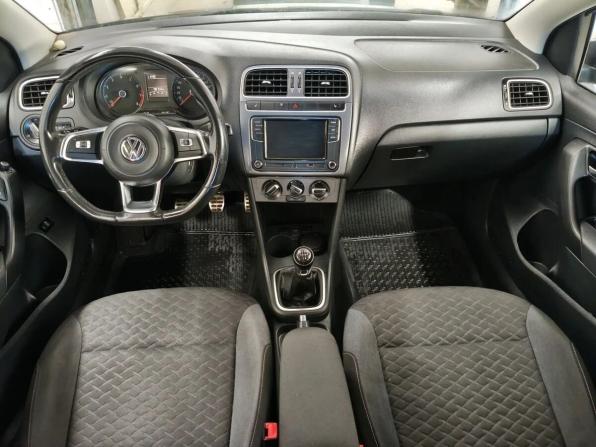 Volkswagen Polo V Рестайлинг с пробегом 2018 года, цена 1 180 000 рублей, 98757 км, седан, Автокод Объявления