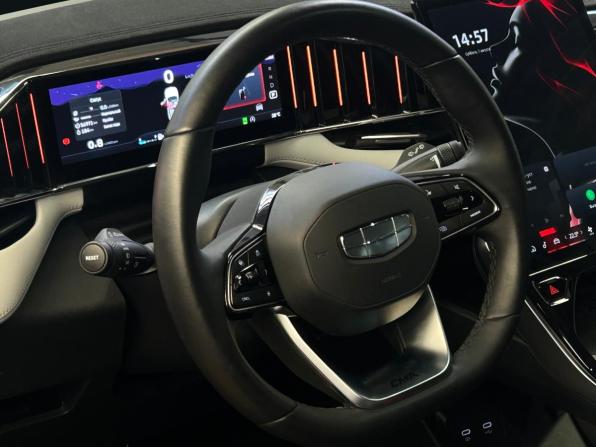 Geely Atlas II с пробегом 2024 года, цена 2 713 000 рублей, 56806 км, внедорожник, Автокод Объявления