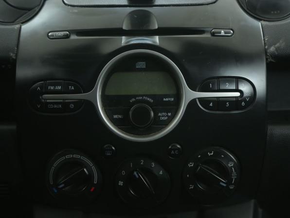 Mazda 2 II (DE) с пробегом 2008 года, цена 378 000 рублей, 151000 км, хэтчбек, Автокод Объявления