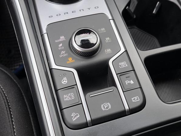 Kia Sorento IV Рестайлинг с пробегом 2024 года, цена 5 700 000 рублей, 12228 км, внедорожник, Автокод Объявления