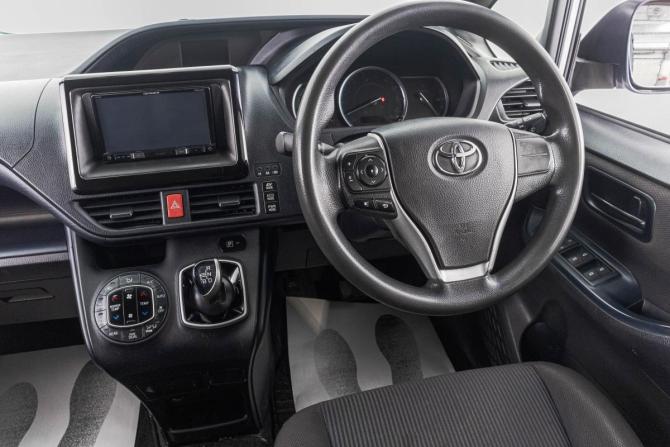 Toyota Noah III (R80) с пробегом 2015 года, цена 1 899 000 рублей, 126000 км, минивэн, Автокод Объявления