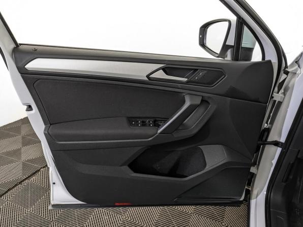 Volkswagen Tiguan II с пробегом 2020 года, цена 2 385 000 рублей, 111039 км, внедорожник, Автокод Объявления