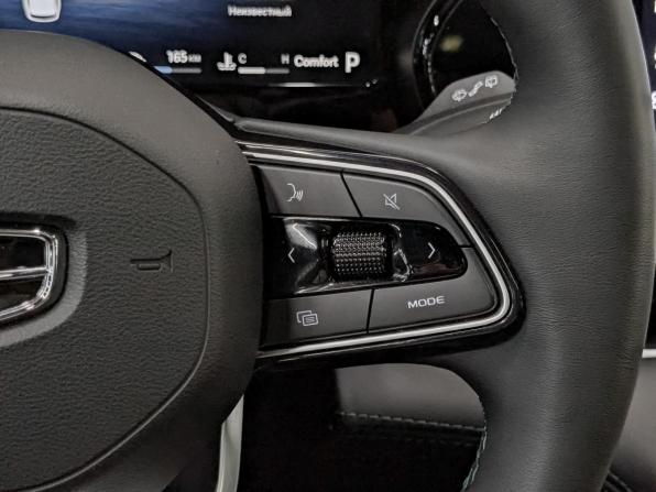 Geely Monjaro I с пробегом 2025 года, цена 4 100 000 рублей, 3637 км, внедорожник, Автокод Объявления