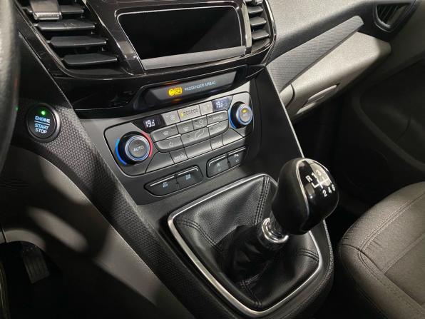 Ford Tourneo Connect II Рестайлинг с пробегом 2018 года, цена 1 549 900 рублей, 169643 км, минивэн, Автокод Объявления