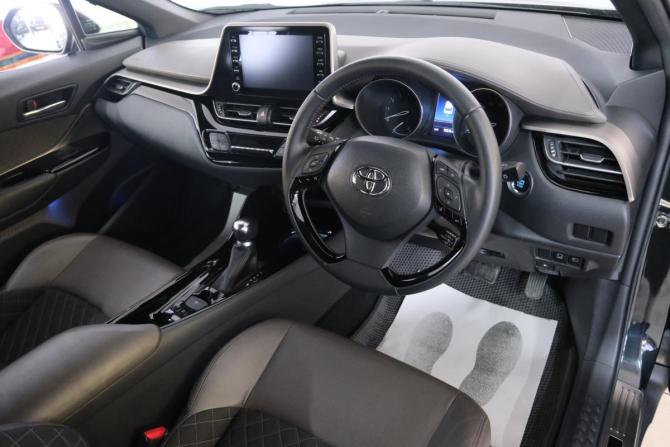 Toyota C-HR I Рестайлинг с пробегом 2019 года, цена 2 149 000 рублей, 70000 км, внедорожник, Автокод Объявления