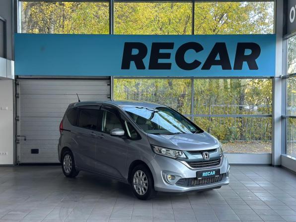 Honda Freed II с пробегом 2017 года, цена 1 460 000 рублей, 117216 км, компактвэн, Автокод Объявления
