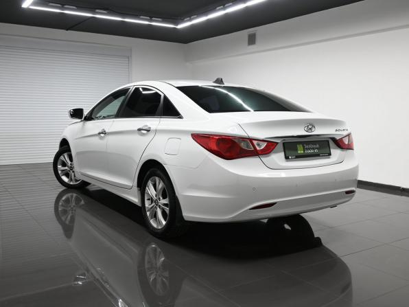 Hyundai Sonata VI (YF) с пробегом 2010 года, цена 925 000 рублей, 247002 км, седан, Автокод Объявления