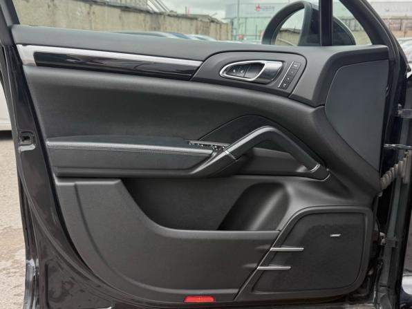 Porsche Cayenne II (958) с пробегом 2012 года, цена 2 090 000 рублей, 215231 км, внедорожник, Автокод Объявления