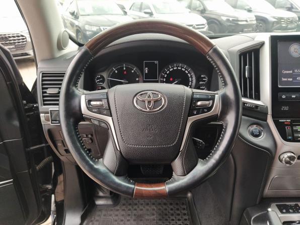 Toyota Land Cruiser 200 Series Рестайлинг 2 с пробегом 2016 года, цена 5 499 000 рублей, 181195 км, внедорожник, Автокод Объявления