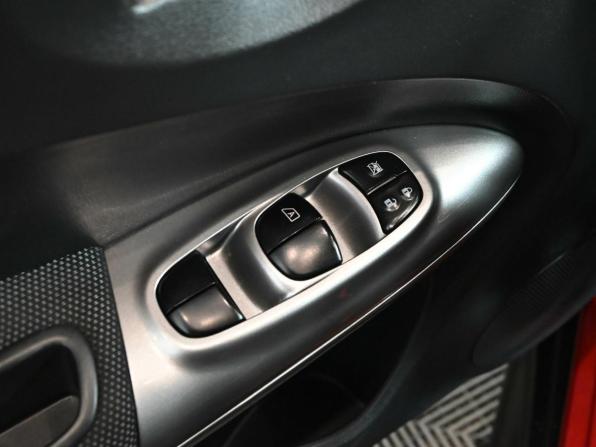 Nissan Juke I с пробегом 2012 года, цена 1 100 000 рублей, 141028 км, внедорожник, Автокод Объявления