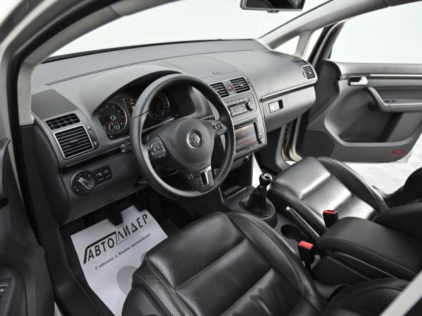 Volkswagen Touran I Рестайлинг 2 с пробегом 2010 года, цена 529 000 рублей, 168557 км, компактвэн, Автокод Объявления