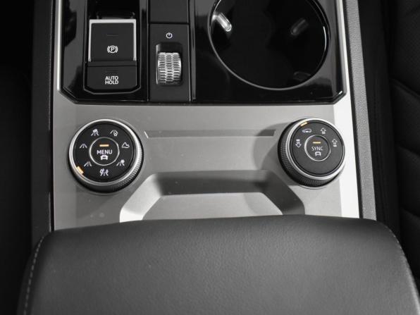 Volkswagen Touareg III с пробегом 2018 года, цена 4 300 000 рублей, 175129 км, внедорожник, Автокод Объявления