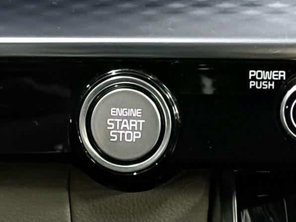 Kia Carnival IV с пробегом 2023 года, цена 3 999 000 рублей, 92280 км, минивэн, Автокод Объявления