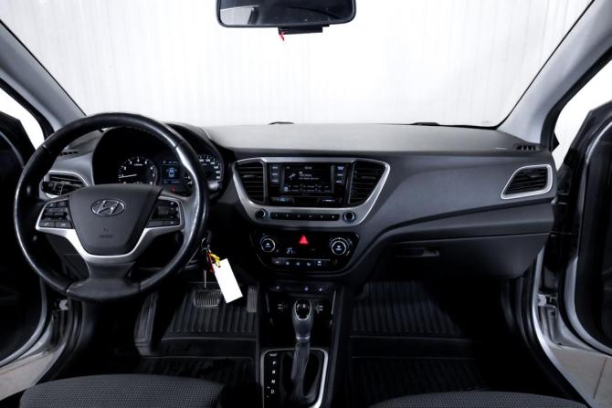 Hyundai Solaris II с пробегом 2018 года, цена 1 290 000 рублей, 162307 км, седан, Автокод Объявления