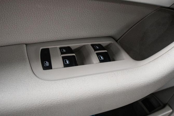 Audi A6 III (C6) Рестайлинг с пробегом 2009 года, цена 1 259 000 рублей, 344000 км, седан, Автокод Объявления