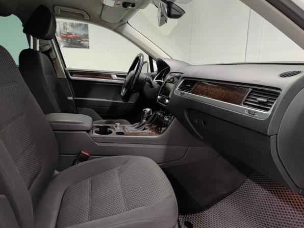 Volkswagen Touareg II Рестайлинг с пробегом 2014 года, цена 1 699 000 рублей, 308430 км, внедорожник, Автокод Объявления