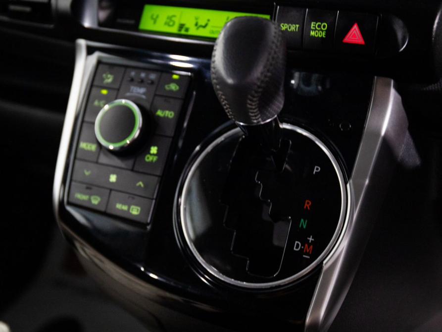 Toyota Wish II Рестайлинг Иркутск  - изображение 13